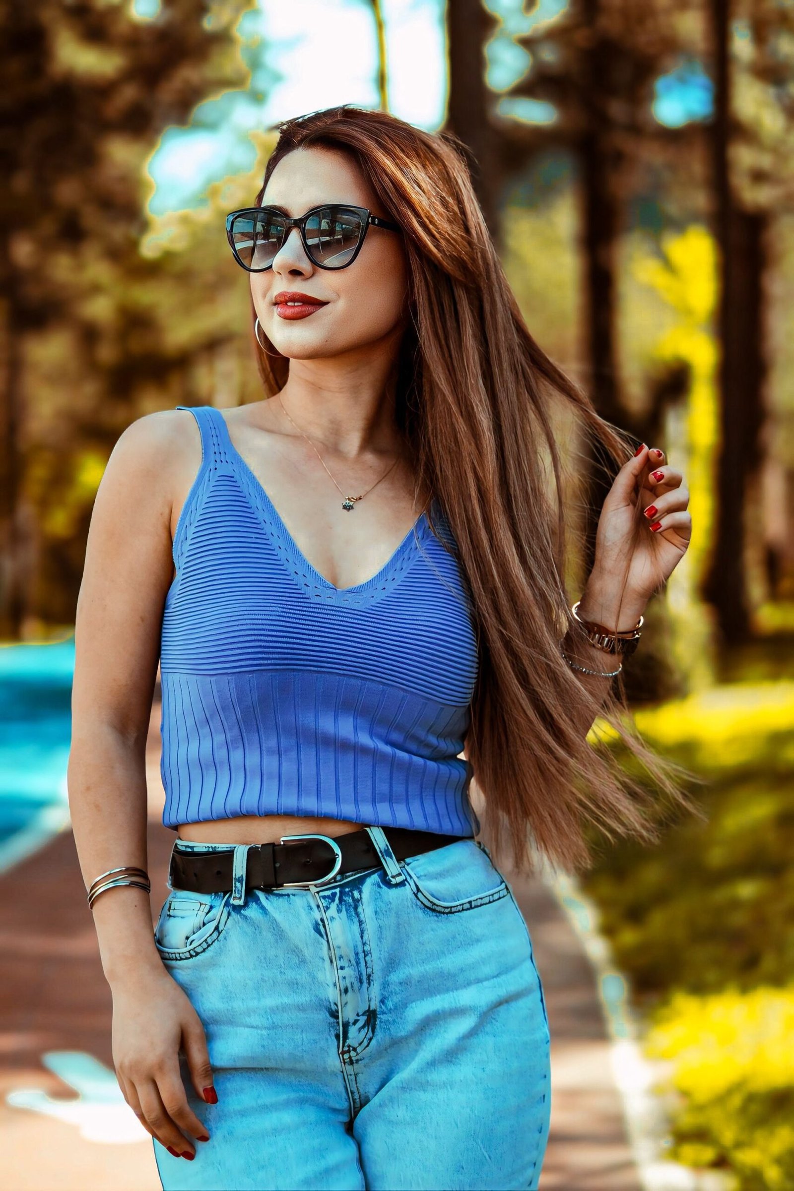 scoop neck tank top
